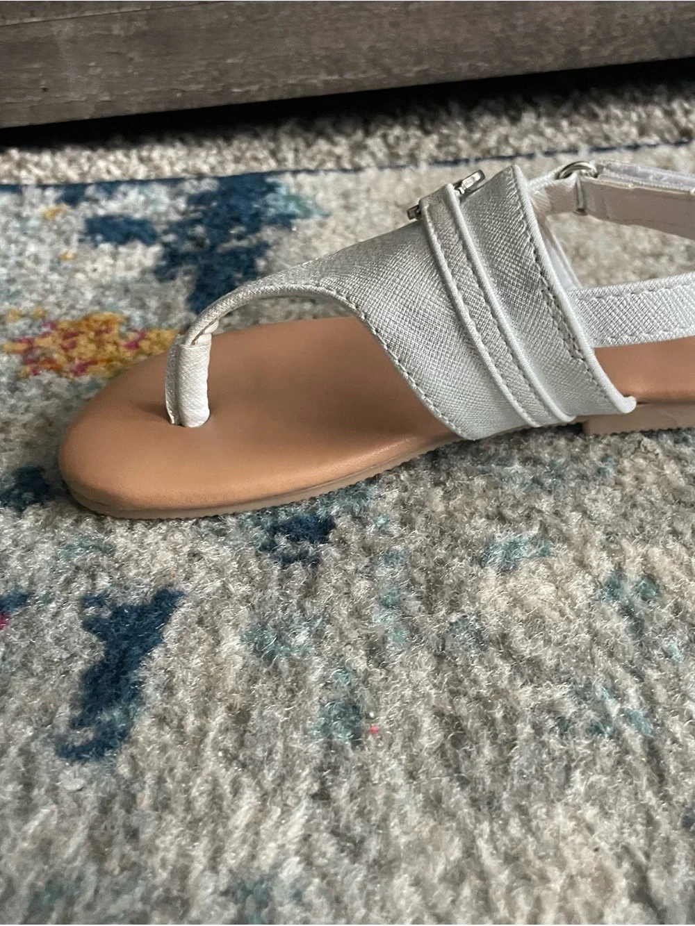 Michael Kors White Kids Girls' Thong Sandals with Gold MK Medallion size 10 new